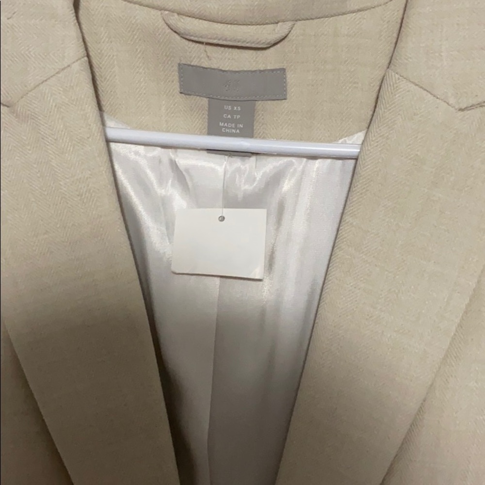 Blazer - Picture 2 of 6